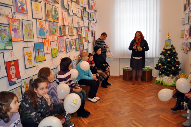 15 декабря в Черкасском художественном музее открылась выставка -конкурс детского рисунка «Рисуем с Губкой Бобом»   Организатор проекта общенациональный кабельный провайдер - компания «Воля» и детский телеканал Nickelodeon